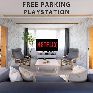 Apartment Plzenska 465 Free Parking & Ps3, Prag