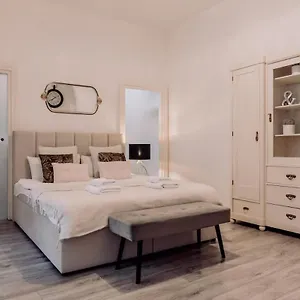 Apartment Wenceslas Square / Main Station - New Studio*****, Prag