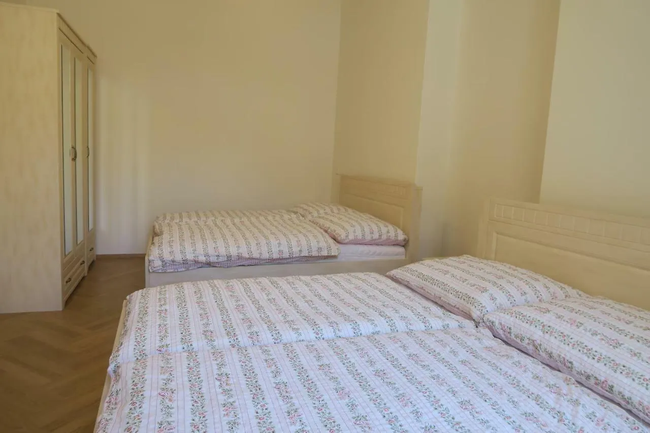 Apartments Near Lesser Town Prag
